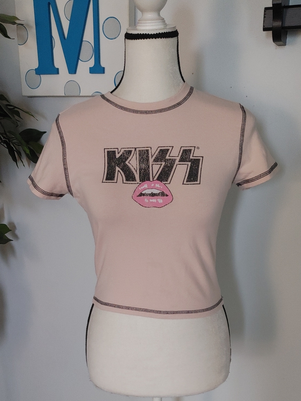 Kiss Pink Graphic Baby Tee M